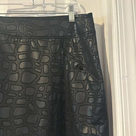 Women’s Jamie Sadock Black Embossed Polyester & Spandex Golf Skort Size Medium - Picture 3 of 9